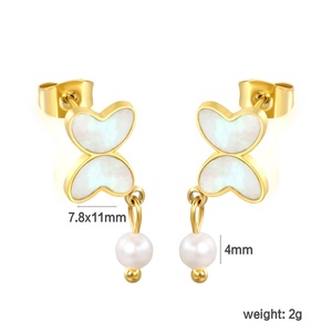 Nouvelles boucles d'oreilles pendantes en émail coloré mignonnes en forme de papillon, bijoux en acier inoxydable plaqué or 18 carats avec perles pour femmes - Product Image 2