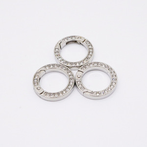 Boucle de bracelet ouverte ronde en argent plaqué 925 avec spirale incrustée de diamants pour la fabrication de bijoux - Product Image 1