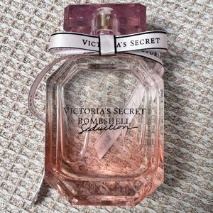 น้ำหอมฉีดตัวขนาด 100 มล. กลิ่นกุหลาบหอมติดทนนาน ยี่ห้อ <span class=keywords><strong>Victoria</strong></span> <span class=keywords><strong>Secret</strong></span> สำหรับผู้หญิง ขายส่งปี 2026 - Product Image 3