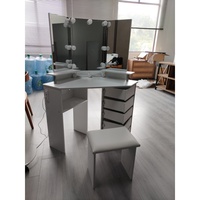 Table de maquillage en bois personnalisée OEM/ODM avec miroir, éclairage réglable et prise de courant