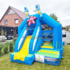 Castillo inflable comercial con forma de jirafa para fiestas infantiles en el patio trasero. - Product Image 3