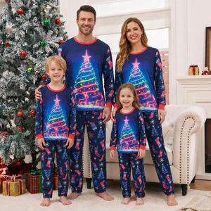Set di Pigiami Natalizi Coordinati per Famiglia, Mamma Papà Bambini, Morbidi e Caldi, Abbigliamento da Notte per le Festività, Personalizzabili OEM - Product Image 2