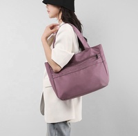 Sac fourre-tout élégant en nylon imperméable pour femmes, personnalisable, faible MOQ, fermeture éclair, toutes saisons, marque OEM/ODM