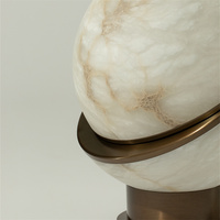 Lampe de table sculpturale en sphère d'albâtre naturel de style nordique moderne, personnalisable pour hôtel, villa, chambre, restaurant, décoration artistique, éclairage