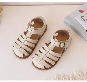 Nouvelles sandales d'été en cuir plates pour tout-petits, style européen et américain, avec design ajouré tressé, chaussures pour enfants - Product Image 4