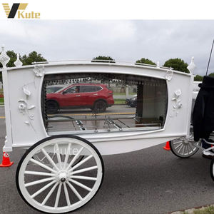 Carroza Fúnebre Eléctrica Decorada en Blanco y Dorado, Elegante Vagón de Transporte Funerario - Product Image 2