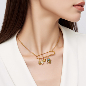 Collar de cadena de acero inoxidable con dijes, chapado en oro de 18 quilates, cadena para clavícula para mujer, joyería de moda. - Product Image 1