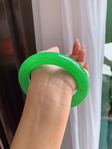 集める価値がある貴重なエメラルドグリーン翡翠のブレスレット - Product Image 5