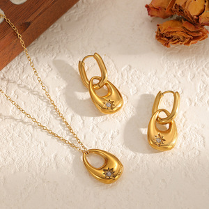 Pendientes de acero inoxidable chapados en oro con colgante de estrella y diamantes de imitación, conjunto de collar para uso diario, diseño geométrico - Product Image 2