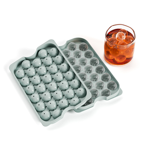 ถาดทำน้ำแข็งก้อนกลมขนาดเล็กสำหรับวิสกี้ ปลอดสาร BPA ถอดออกง่าย พร้อมถังเก็บน้ำแข็ง แบบซ้อนได้ 64 ช่อง ทำจากพลาสติก - Product Image 5