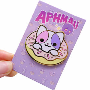 Pin ผู้ผลิต OEM ที่กำหนดเองหรือเคลือบชุบนิกเกิลสีดำแมว Pride จีน Lapel Pin โลหะผีเสื้อ - Product Image 1