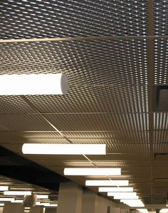 Rivestimento per Soffitto in Rete Espansa di Acciaio Zincato Architettonico con Tessitura Piana, Taglio Personalizzato, Saldatura e Decorazione - Product Image 5