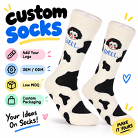 Chaussettes personnalisées à motif vache, base blanc crème avec taches noires, art de fille de dessin animé, logo personnalisé, marque privée, service OEM ODM