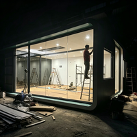 Kit de maisonnette Apple Cabin toutes saisons avec structure en acier et intérieur moderne pour chambres d'hôtes dans la cour, avec emballage d'exportation