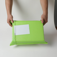 Enveloppes en polyéthylène robustes et résistantes aux déchirures pour les commandes en gros, les colis professionnels, la logistique fiable, les sacs d'expédition professionnels