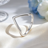 Bague de fiançailles et de mariage en argent sterling 925 avec moissanite VVS en forme de couronne, personnalisée et délicate, de la marque Moyu Jewelry, pour femmes