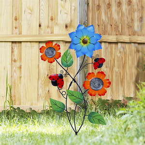 Adorno Metálico para Jardín con Flores Coloridas y Mariquitas para Decoración Exterior - Product Image 1