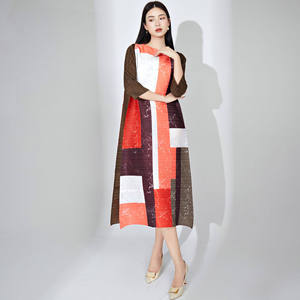 Abito plissettato <span class=keywords><strong>taglie</strong></span> <span class=keywords><strong>forti</strong></span> 2025 moda europea e americana abito Casual Extra Large <span class=keywords><strong>taglie</strong></span> <span class=keywords><strong>forti</strong></span> con stampa - Product Image 6