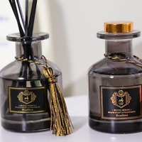 Parfum d'hôtel pour la maison Parfum d'ambiance de luxe Aroma Diffuseur de roseaux de parfum d'huile essentielle sans feu pour la maison
