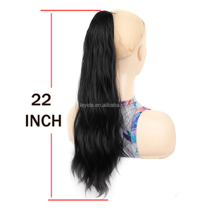 140g 22 pouces résistant fausse <span class=keywords><strong>queue</strong></span> <span class=keywords><strong>de</strong></span> poney ondulé Extension <span class=keywords><strong>de</strong></span> <span class=keywords><strong>cheveux</strong></span> synthétique longue vague d'eau Clip sur griffe <span class=keywords><strong>queue</strong></span> <span class=keywords><strong>de</strong></span> <span class=keywords><strong>cheval</strong></span> <span class=keywords><strong>cheveux</strong></span> - Product Image 4
