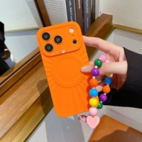 Coque en silicone magnétique solide pour iPhone 15 16 17 Pro Max avec fenêtre caméra en strass et sangle à perles arc-en-ciel, protection antichoc