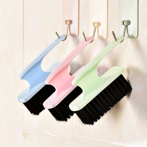 Cepillo de Lavandería Multifuncional de Filamentos de Nailon de Colores Aleatorios con Cerdas Suaves y Mango para Limpieza del Hogar - Product Image 1
