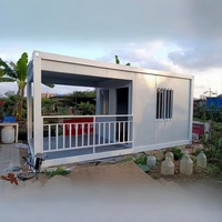 Maisons préfabriquées en conteneurs de 40 pieds en gros, maisons préfabriquées économiques en panneaux sandwich et acier, logées dans un conteneur