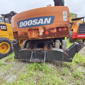 Excavatrice hydraulique à roues DH210W-7 Doosan de qualité parfaite en vente en stock d'occasion en excellent état avec moteur central - Product Image 5