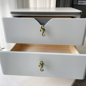 Gagang dan Kenop Furnitur Kuda Laut Modern dari Paduan Seng Warna Hitam Perak Emas Tua untuk Lemari Dapur, Lemari Pakaian, dan Kabinet - Product Image 2