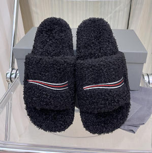 Sandales à plateforme en fourrure pour hommes et femmes, design tendance, avec broderie, chaudes, pointures 35-45 - Product Image 5