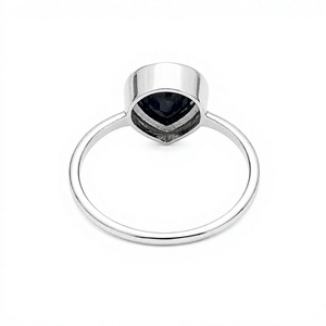 Bague ovale en saphir bleu en argent sterling 925 plaqué rhodium, sertie de griffes, bague de fiançailles de luxe pour femme - Product Image 4
