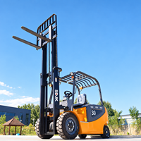 Chariot élévateur électrique à quatre roues de 3 tonnes, alimenté par batterie au lithium, pour entrepôt, avec conducteur à bord