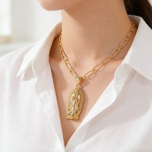 Colar com Pingente de Figura de Santo Católico, Medalha Religiosa Cristã em Ouro com Zircônia Cúbica, Presente para Mulheres, Homens e Crianças - Product Image 1