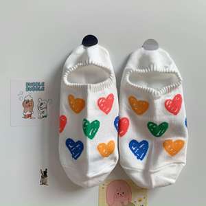 Jingwen all'ingrosso graziosi Graffiti colorati amore Silicone non cadrà da calzini scollati - Product Image 5