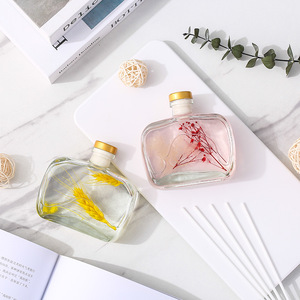 Diffuseur d'huiles essentielles sans flamme 100 ml, avec fleur stabilisée en forme d'eau décorative, pour assainisseur d'air domestique et parfum d'intérieur élégant - Product Image 2