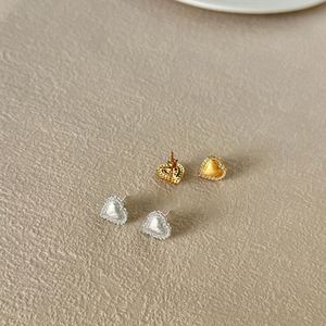 Pendientes de Corazón Dylam Dainty, Chapados en Oro de 22K sobre Plata de Ley, con Circonita Cúbica 5A, Superficie Cepillada, Joyería - Product Image 2
