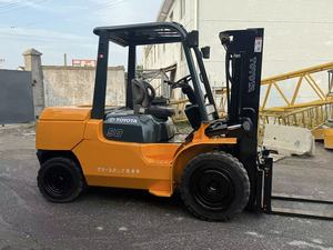 รถยกมือสอง 5 ตัน เครื่องยนต์ดีเซลญี่ปุ่น รุ่น FD30 7FD50 เสาสามท่อน พร้อมระบบเลื่อนข้าง ขายปลีก - Product Image 4
