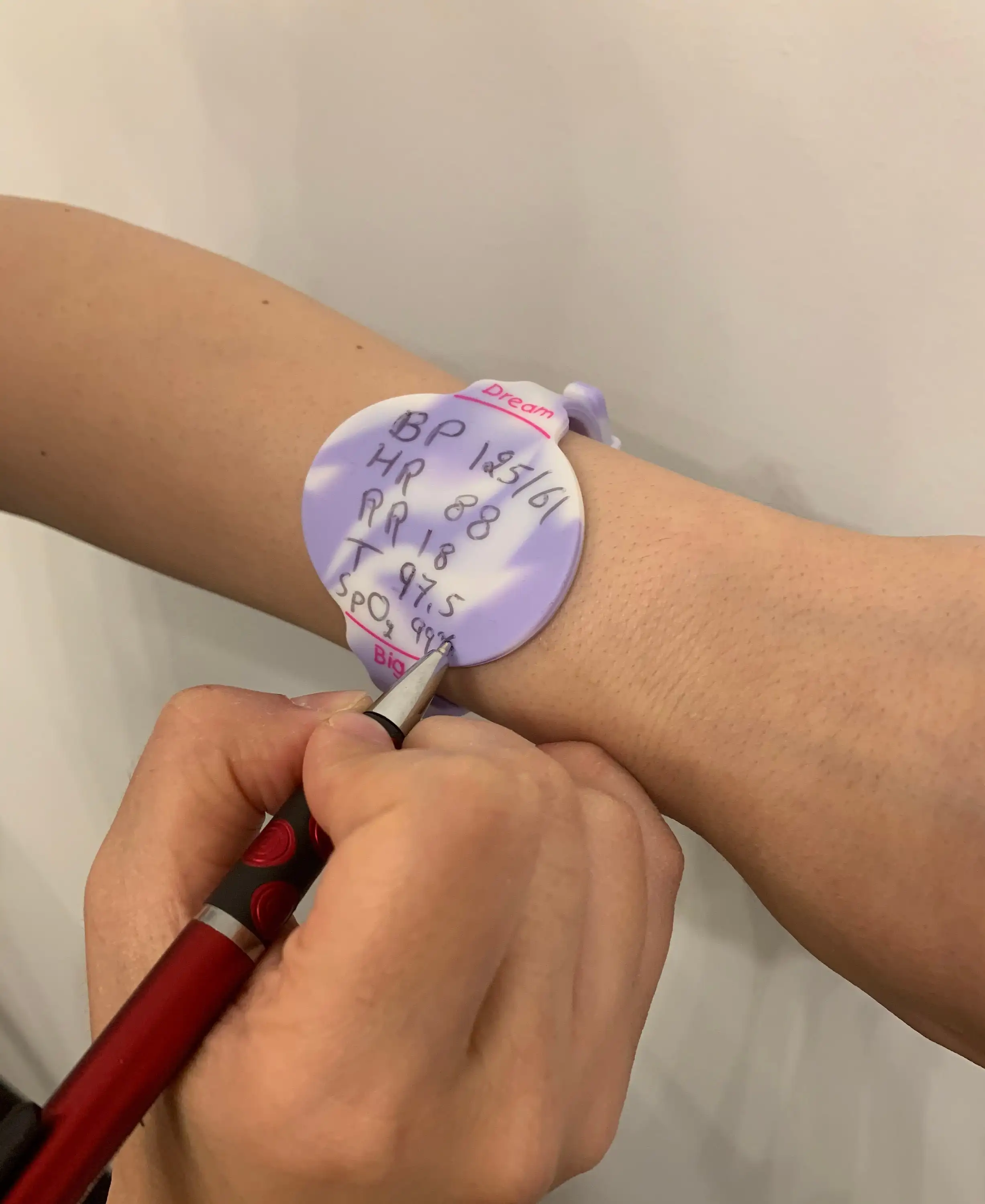Braccialetto personalizzato con note in silicone per cancellare il regalo dell'insegnante del braccialetto regalo dell'infermiera