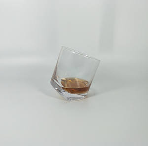Verre à whisky épais de 350 ml, verre à whisky en cristal soufflé à la bouche, fond incliné, verre à whisky en forme de coin, sans plomb - Product Image 2