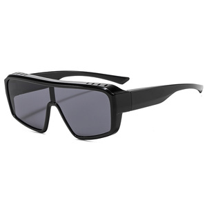 Nuevas Gafas de Sol Clásicas Vintage de Lujo con Logotipo Personalizado, Montura Cuadrada, Tamaño Grande para Mujer, Venta al Por Mayor - Product Image 1