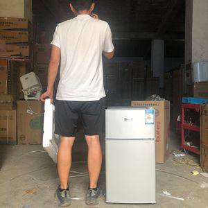Mini Refrigerador con Congelador de <span class=keywords><strong>2</strong></span> <span class=keywords><strong>Puertas</strong></span>, Refrigerador Compacto de Bajo Consumo, Vidrio Templado, Enfriamiento Directo para Dormitorio, Oficina, Apartamento - Product Image 4