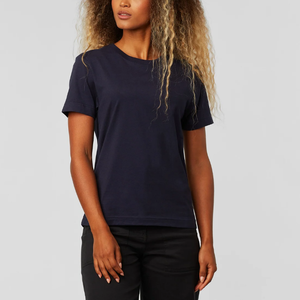 T-shirt uni pour femmes Lifestyle Ready, conçu pour les tenues quotidiennes, offrant une forme confortable, une sensation douce et un style facile - Product Image 2