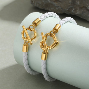 Bracelet en acier inoxydable plaqué or 18 carats avec fermoir OT en forme de fleur et cuir microfibre blanc, bijoux tendance pour femmes, mode quotidienne - Product Image 3