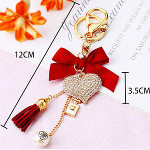 Llavero Vintage de Cereza con Cristales Brillantes para Mujer - Llavero de Aleación de Zinc con Diamantes de Imitación Brillantes y Colgante de Fruta Dorado para Decoración de Bolsos y Coches - Product Image 4