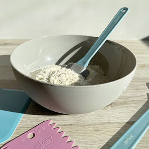 Caja de 32 Cuencos de Plástico Multiusos 20 cm Diámetro 1,8 L Capacidad Ideal para Almacenamiento de Utensilios - Product Image 1