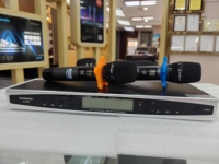 Sistema de Micrófono Inalámbrico Profesional Q169 Vason para KTV, Karaoke, Fiestas, Iglesia, con Batería AA, Conector XLR, Control de Volumen y Silenciador
