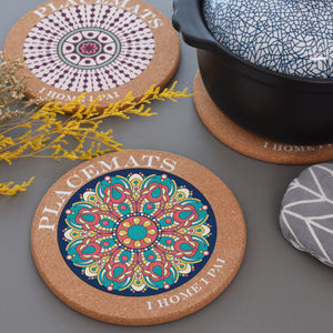 Vente en gros de tapis isolants thermiques en liège imprimé pour casseroles, assiettes et bols - Product Image 4
