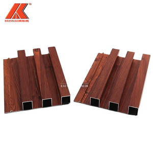 Panneaux de revêtement en aluminium à revêtement PVDF de <span class=keywords><strong>couleur</strong></span> personnalisée, style traditionnel pour façade de bâtiment et avant-toit entourant les murs - Product Image 1