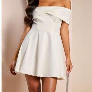 <span class=keywords><strong>Vestido</strong></span> de Verano Nuevo y Moderno para Mujer, Estilos Variados, Satén, Lote al por Mayor para Fiestas, Talla Aleatoria, Poliéster, Primavera, CN/FUJ, Sin Marca - Product Image 1