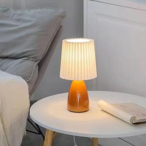 Di alta qualità nordico retrò camera da letto da letto luce fatta a mano in ceramica classica stile ceramica lampade da tavolo con pieghettato - Product Image 4